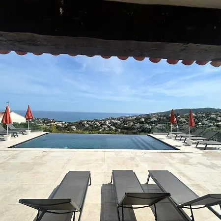 10 Pers-issambres Sea View & Heated Pool 别墅